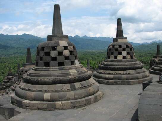 Stupa Visualisation and Six Elements: Our Empty Nature
